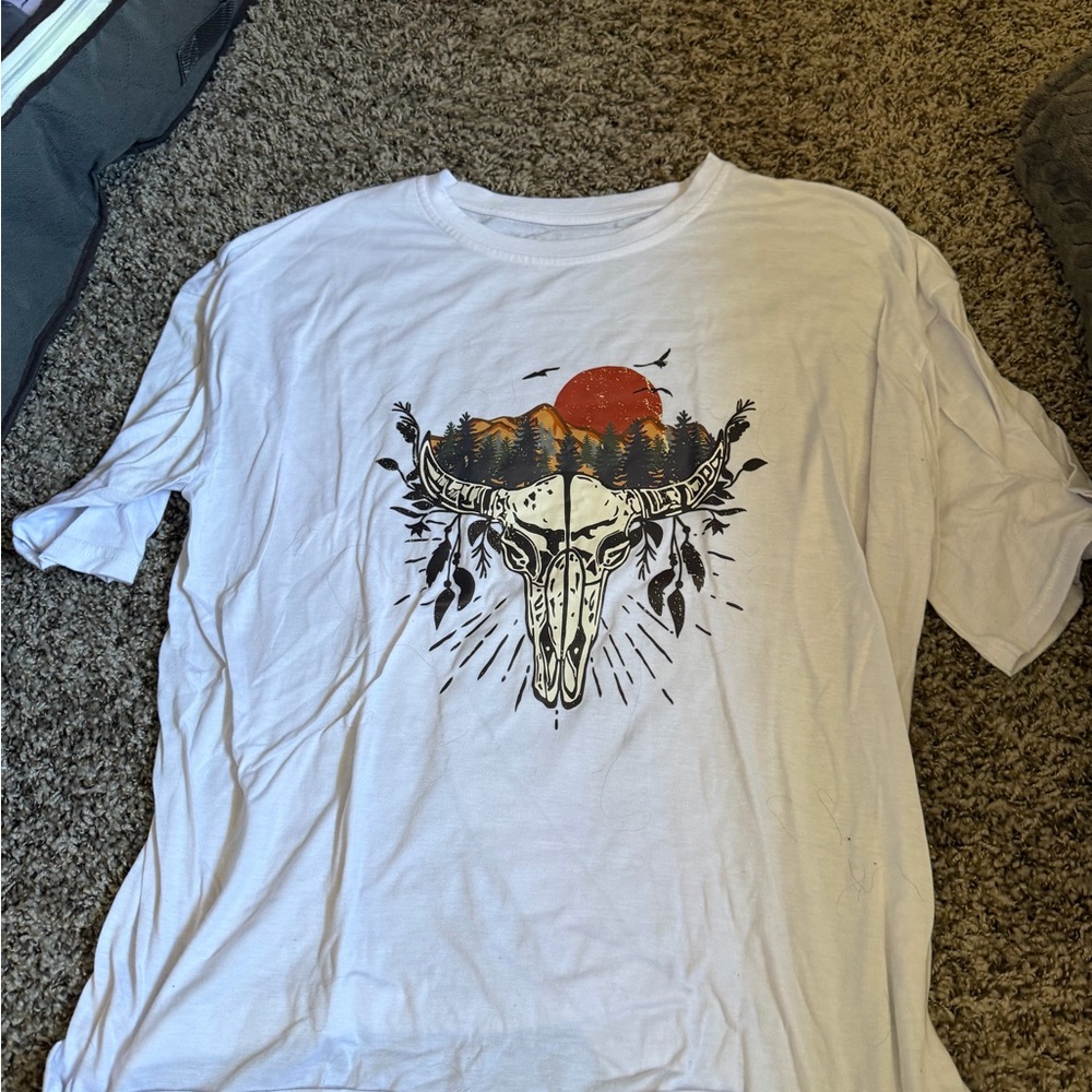 SHEIN White Bull Skull Graphic Tee